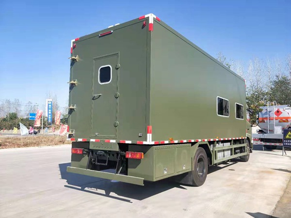 東風天錦野戰宿營車(8-12人)