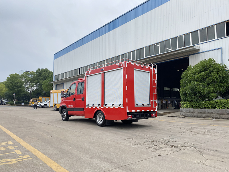 依維柯歐勝雙排500方救險車(便攜)