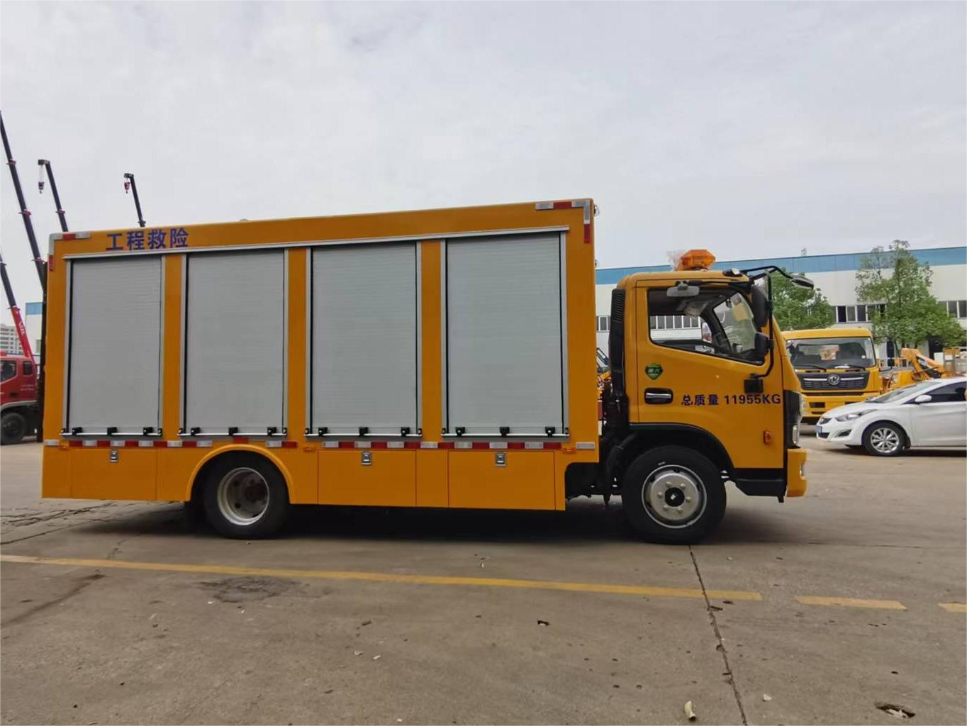 東風多利卡D7  2000方排水車(便攜)