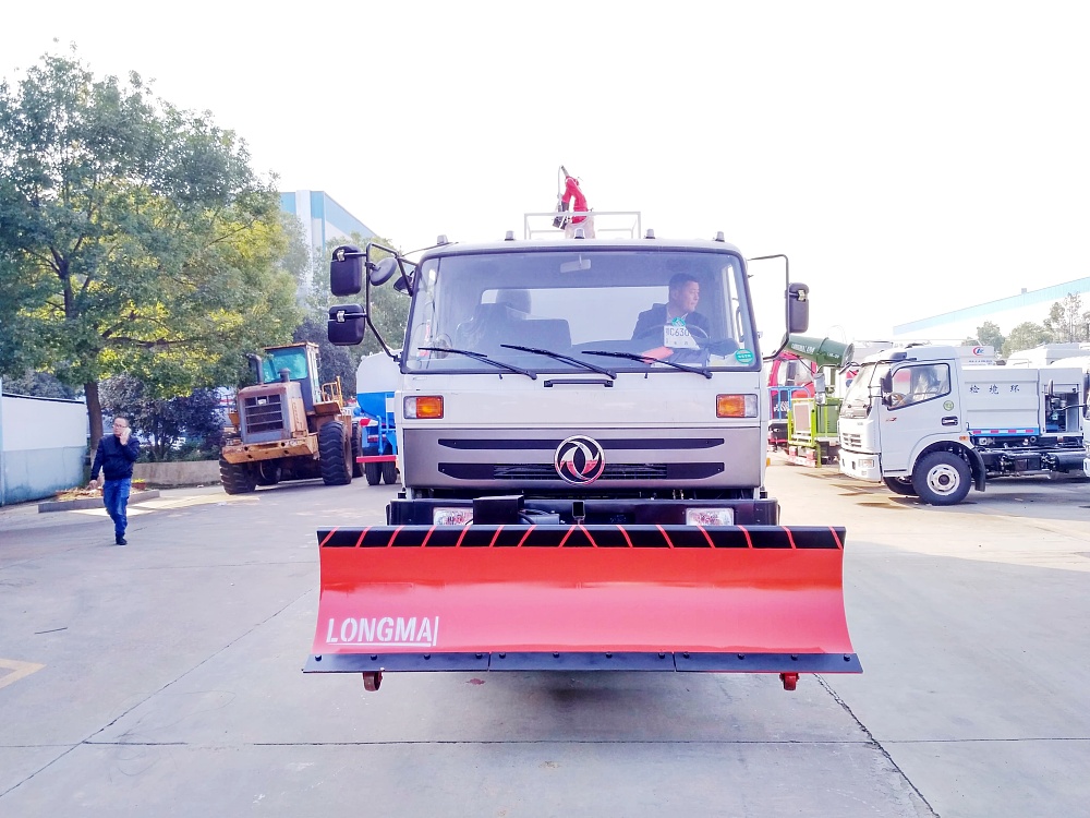 東風(fēng)153消防灑水應(yīng)急鏟雪汽車(chē)