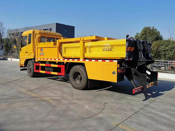 CLW5122TFZD6防撞緩沖車(chē)