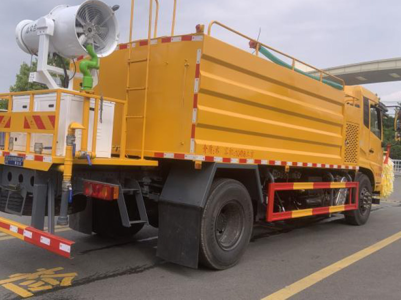 方罐-東風天錦高速清洗車