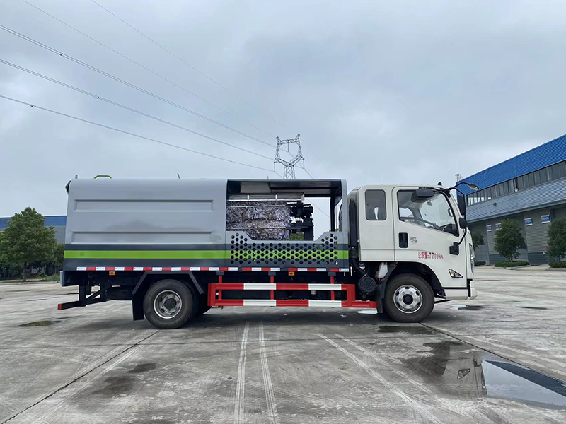 江鈴雙向護(hù)欄清洗車(chē)