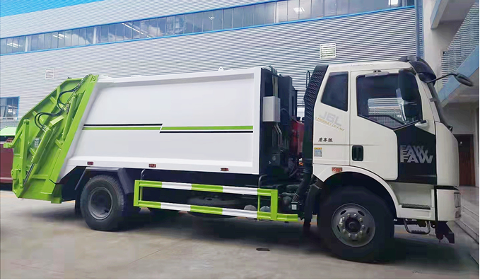 解放J6，13方壓縮垃圾車