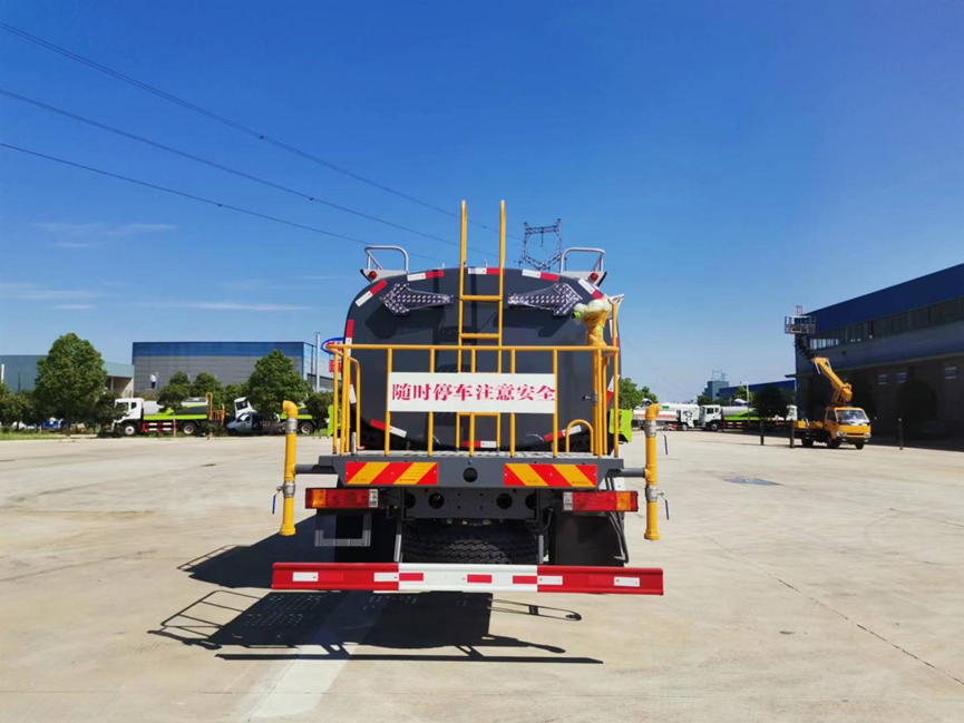 陜汽軒德14.26方綠化噴灑車(chē)